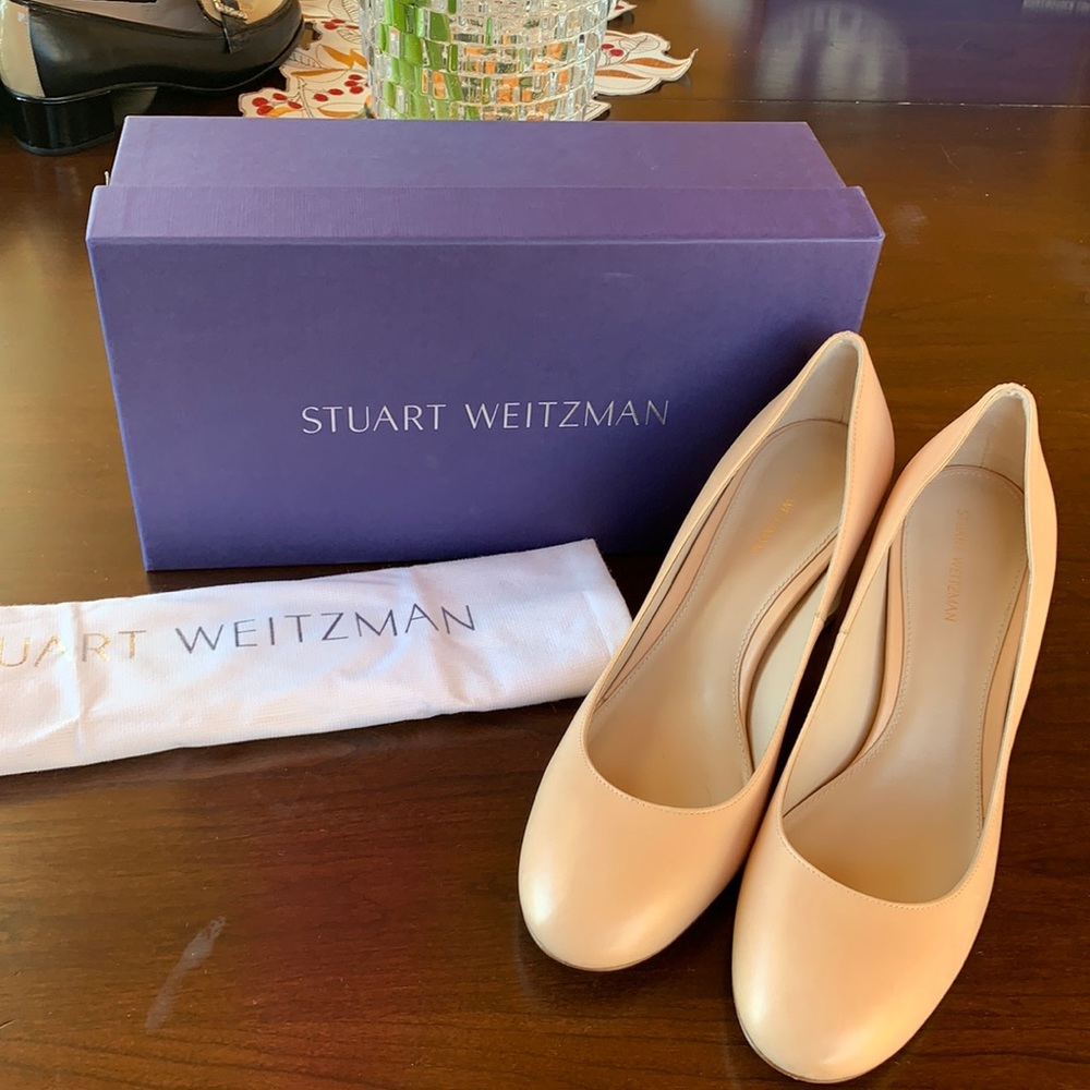 Classic Stuart Weitzman Pump